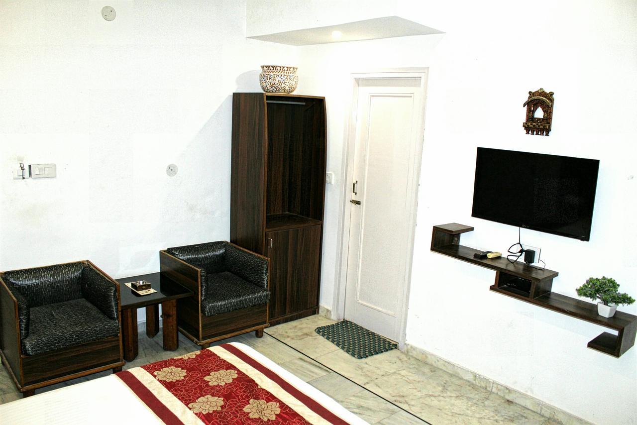 Kaveri Hotel And Restaurant Yamuna Nagar Ngoại thất bức ảnh